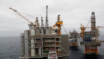 Precios del petróleo suben por temor a que se prolongue el bloqueo en el estrecho de Ormuz