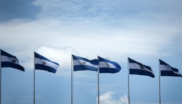 Medio millar de miembros de pandilla criminal son llevados a juicio masivo en El Salvador