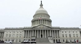 Dos congresistas de EU dimiten y otros dos enfrentan una posible e inusual expulsión de la Cámara