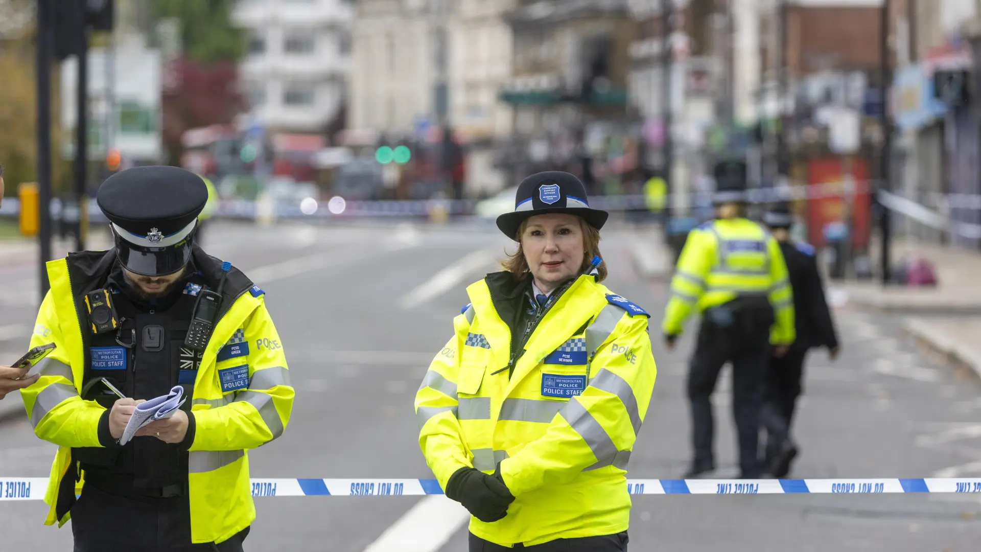 Retiran de servicio a cinco policías por olvidar una bolsa con armas junto a la casa del alcalde de Londres