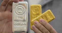 Oro y plata caen por alza del dólar y estancamiento de negociaciones entre EU e Irán