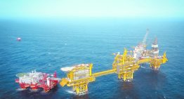 OPEP+ vuelve a subir cuotas de producción en 206,000 barriles por día