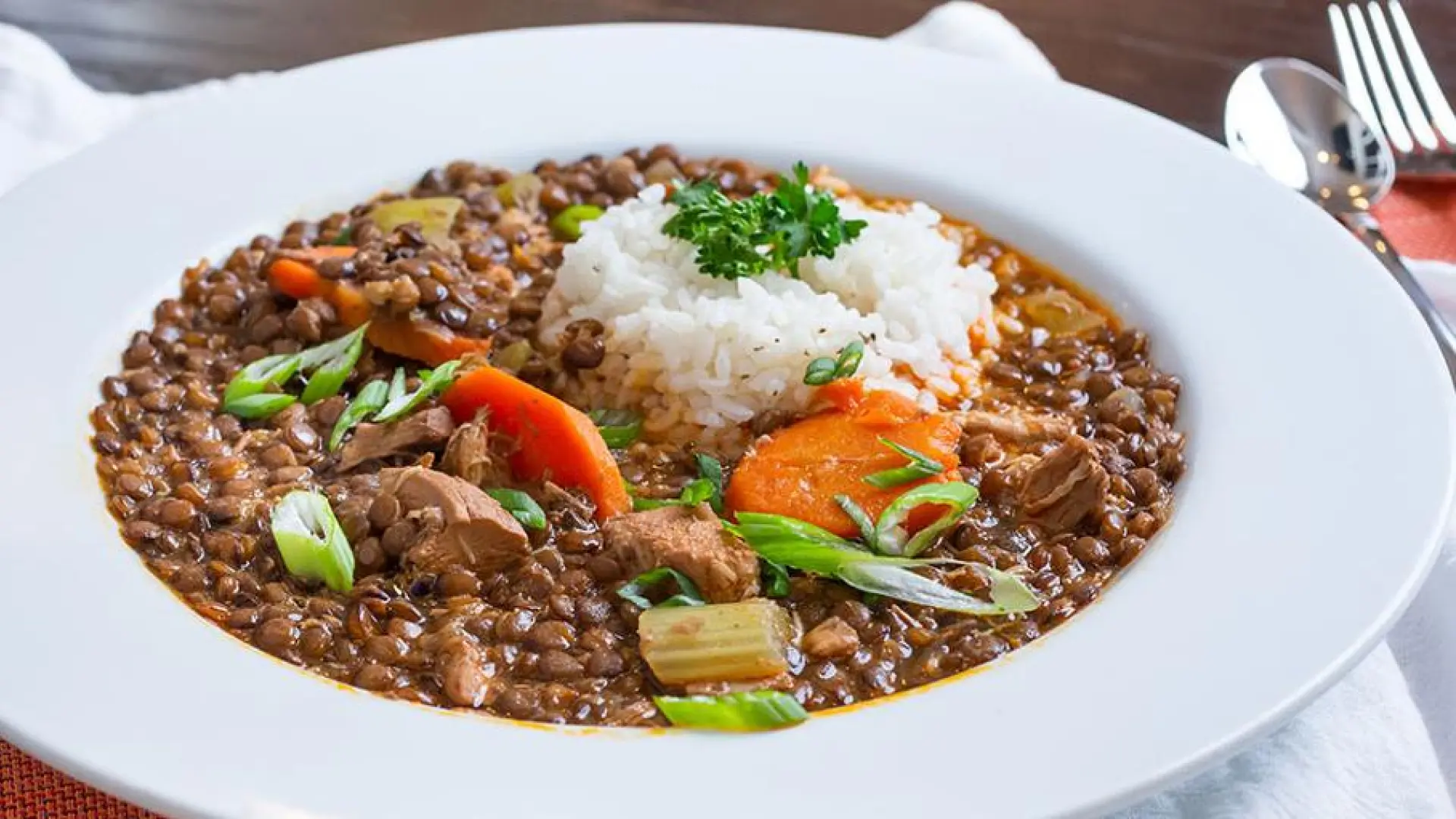 Comer lentejas para el hierro está bien, pero combinarlas con este alimento es mucho mejor para evitar la anemia