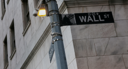 Wall Street retrocede al acercarse el fin del alto el fuego en Oriente Medio