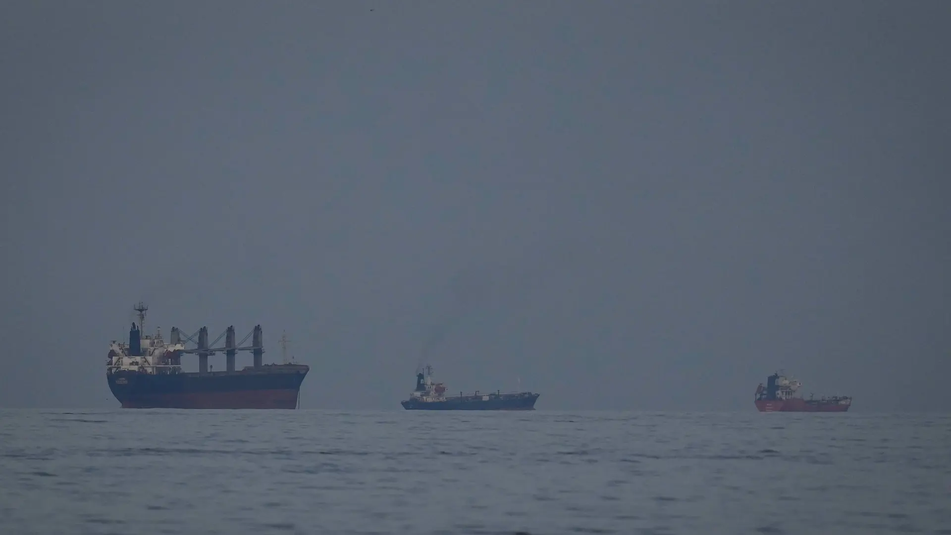 Un petrolero de Turquía logra cruzar el estrecho de Ormuz: es el tercer barco turco que atraviesa el paso durante el bloqueo