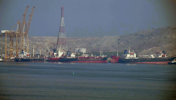 Irán vuelve a cerrar el estrecho de Ormuz ante bloqueo de sus puertos por parte de EU