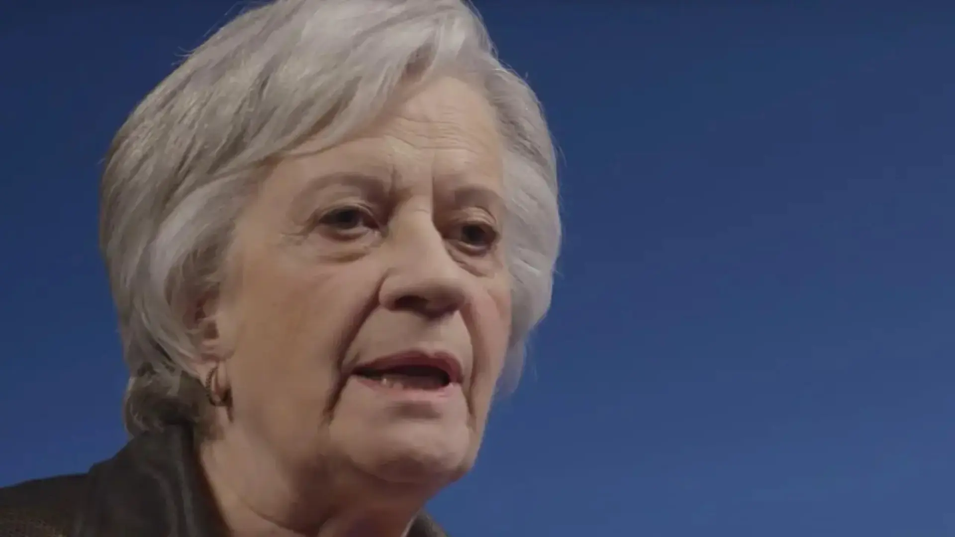 Victoria Camps, filósofa: «La felicidad se la tiene que construir uno mismo y es mantener el deseo de vivir»