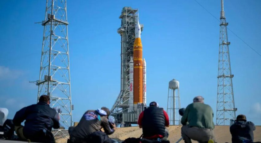 Artemis II despega rumbo a la órbita lunar