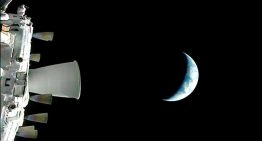 Astronautas de Artemis II encienden motores hacia la Luna