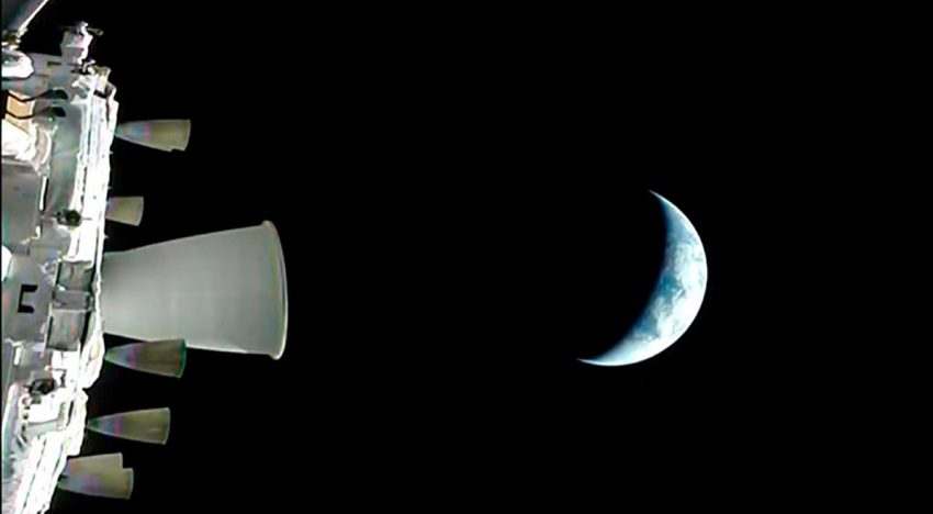 Astronautas de Artemis II encienden motores hacia la Luna