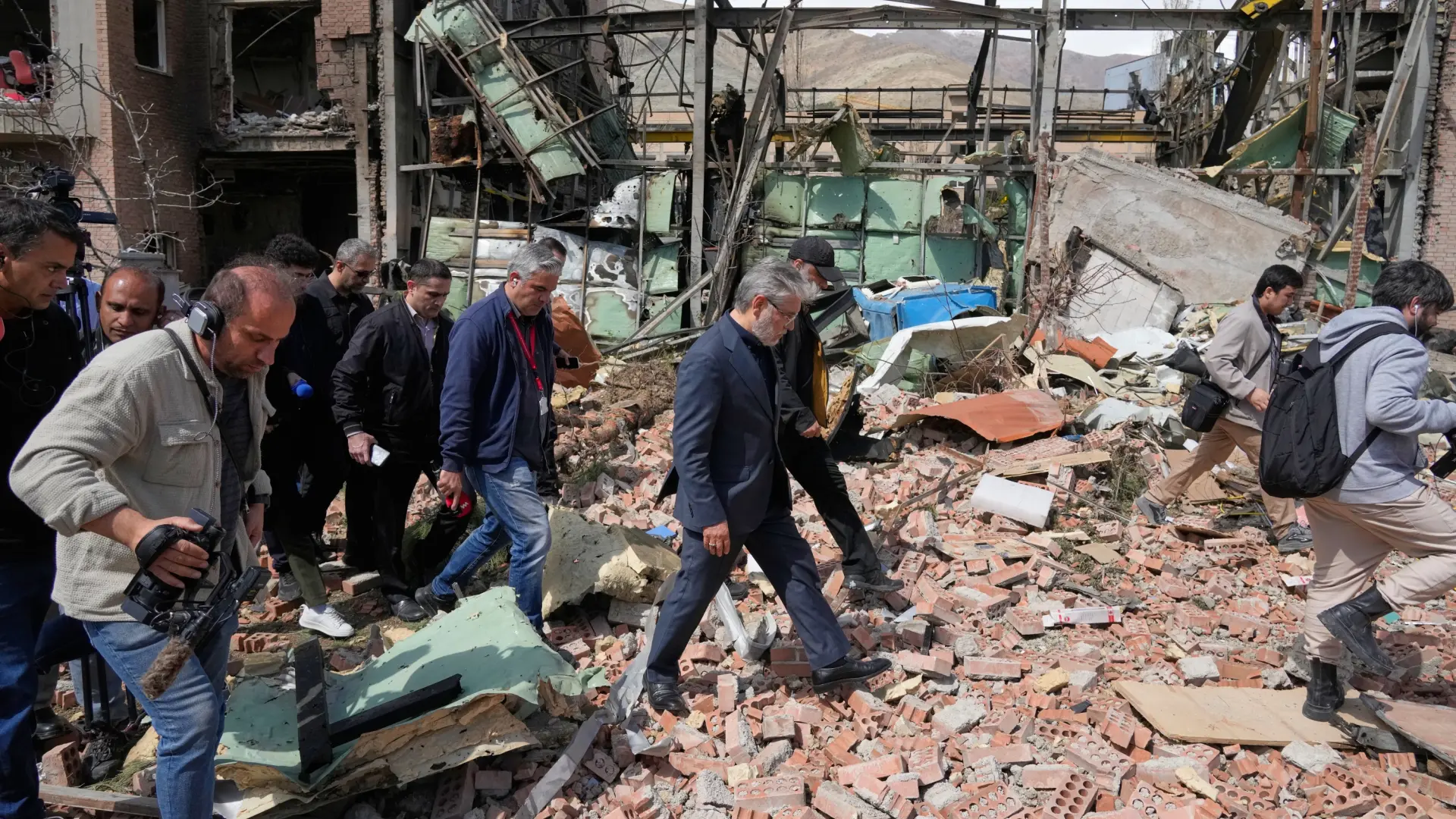 Guerra en Irán, en directo | Irán incide en que el estrecho de Ormuz «jamás volverá a ser como era», sobre todo «para EEUU e Israel»