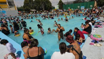 Sábado de Gloria: familias llenan el Balneario Olímpico de Pantitlán FOTOS