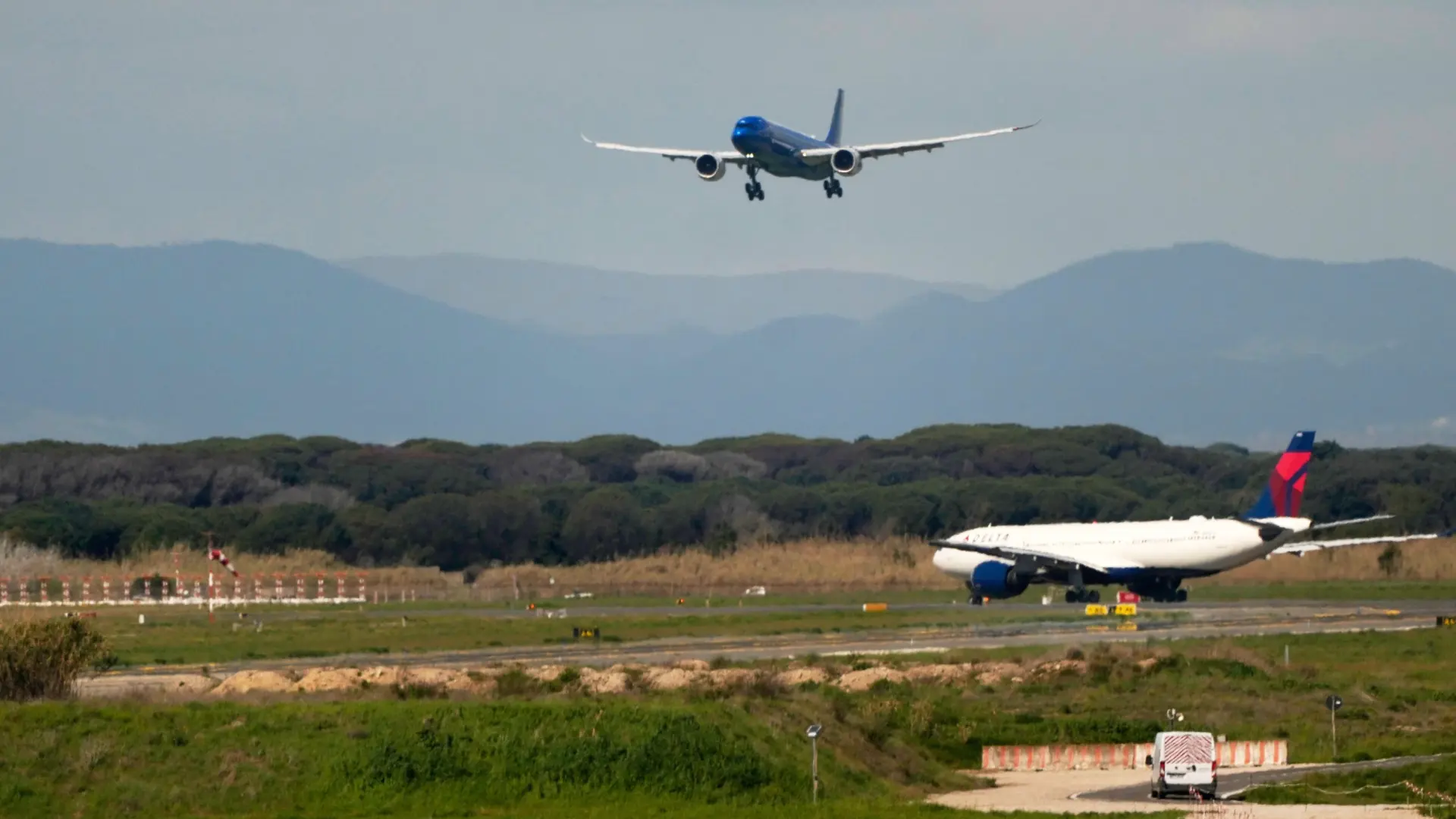Italia limita el repostaje en cuatro aeropuertos debido a la escasez de combustible por la guerra en Irán
