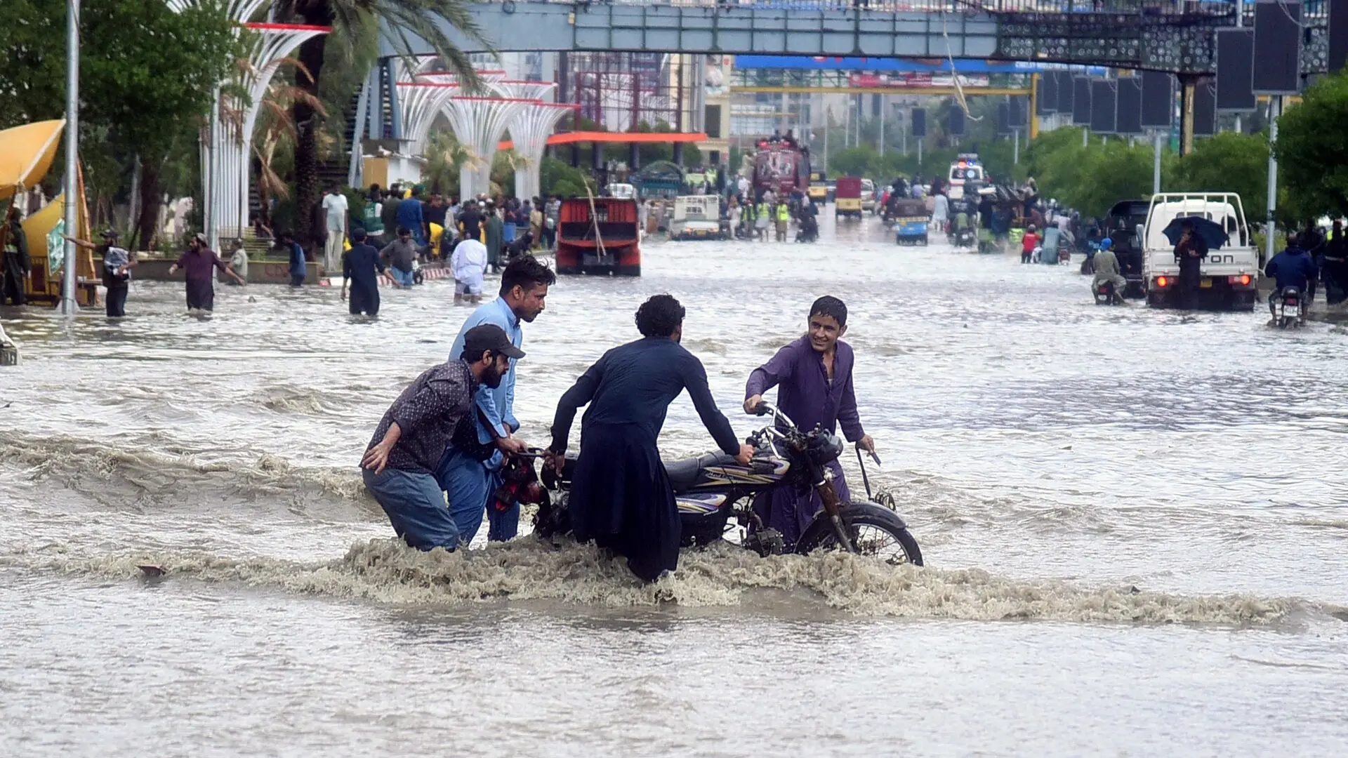 Afganistán sufre una semana trágica: casi 100 muertos y miles de desplazados por un conjunto de desastres naturales