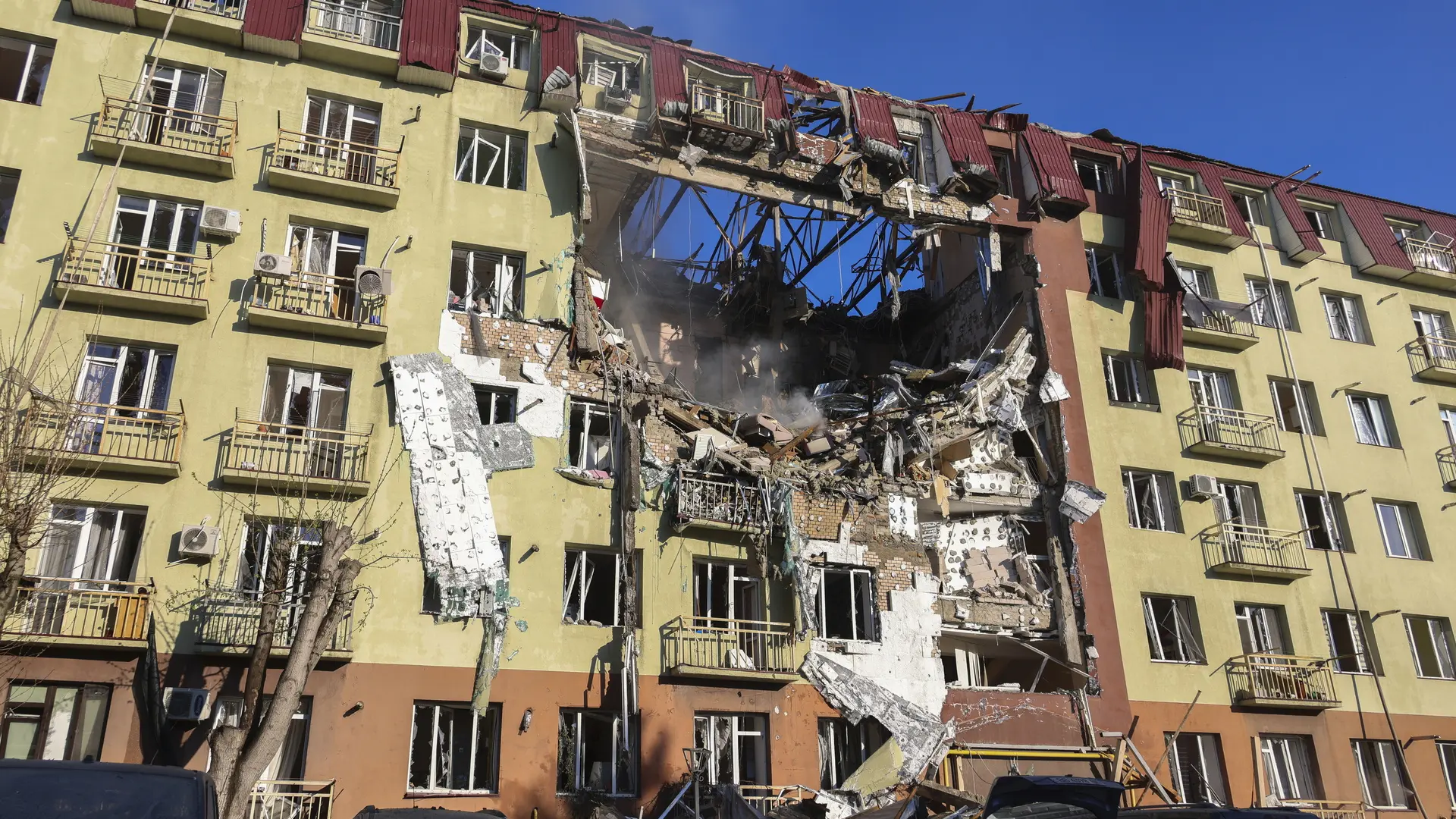 Zelenski pide más ayuda antiaérea tras el letal ataque ruso contra Odesa: «No tienen intención de parar»