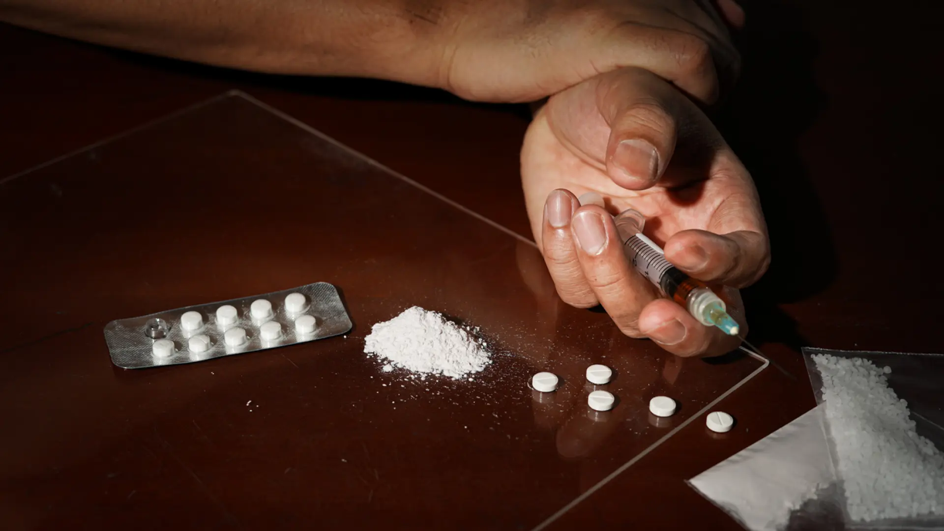 Qué son los nitazenos, la droga hasta 500 veces más potente que la heroína que ya ha causado una muerte en España