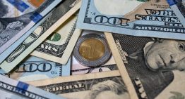 Peso se aprecia en mercado cauteloso