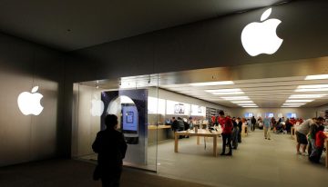 Apple cae en Wall Street tras informes sobre fallas y retrasos en el iPhone plegable
