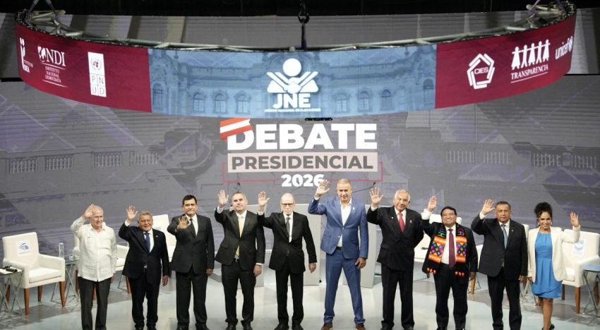 «Ninguno convence»: el voto joven y decisivo en las presidenciales de Perú