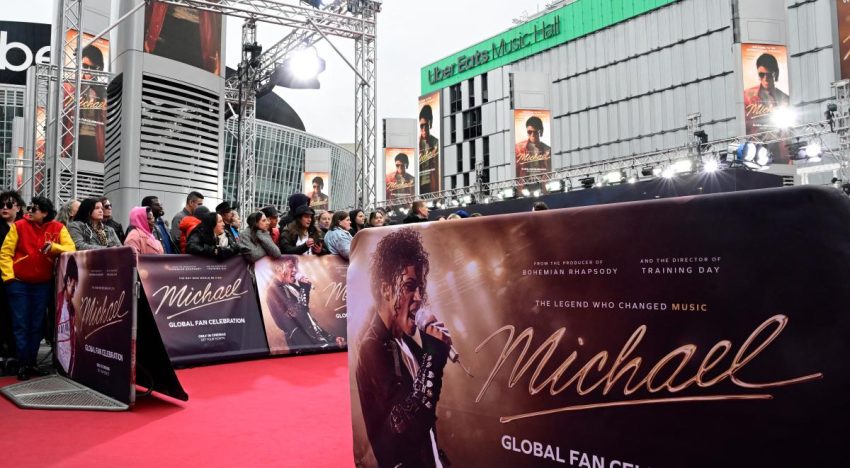 El «Rey del Pop» revive en Berlín: Fans aclaman el estreno de la biopic de Michael Jackson