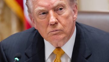 Trump ofrece poner «todo el poder económico» de EU a disposición de Orbán y de la economía húngara