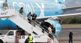 Costa Rica recibe primer grupo de migrantes deportados por EU dentro de acuerdo