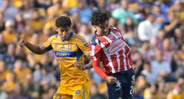 Tigres golea 4-1 a Chivas