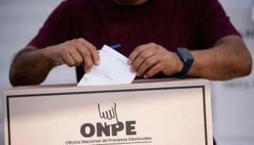 Perú vota en elecciones inciertas con 35 candidatos presidenciales que anticipan un balotaje