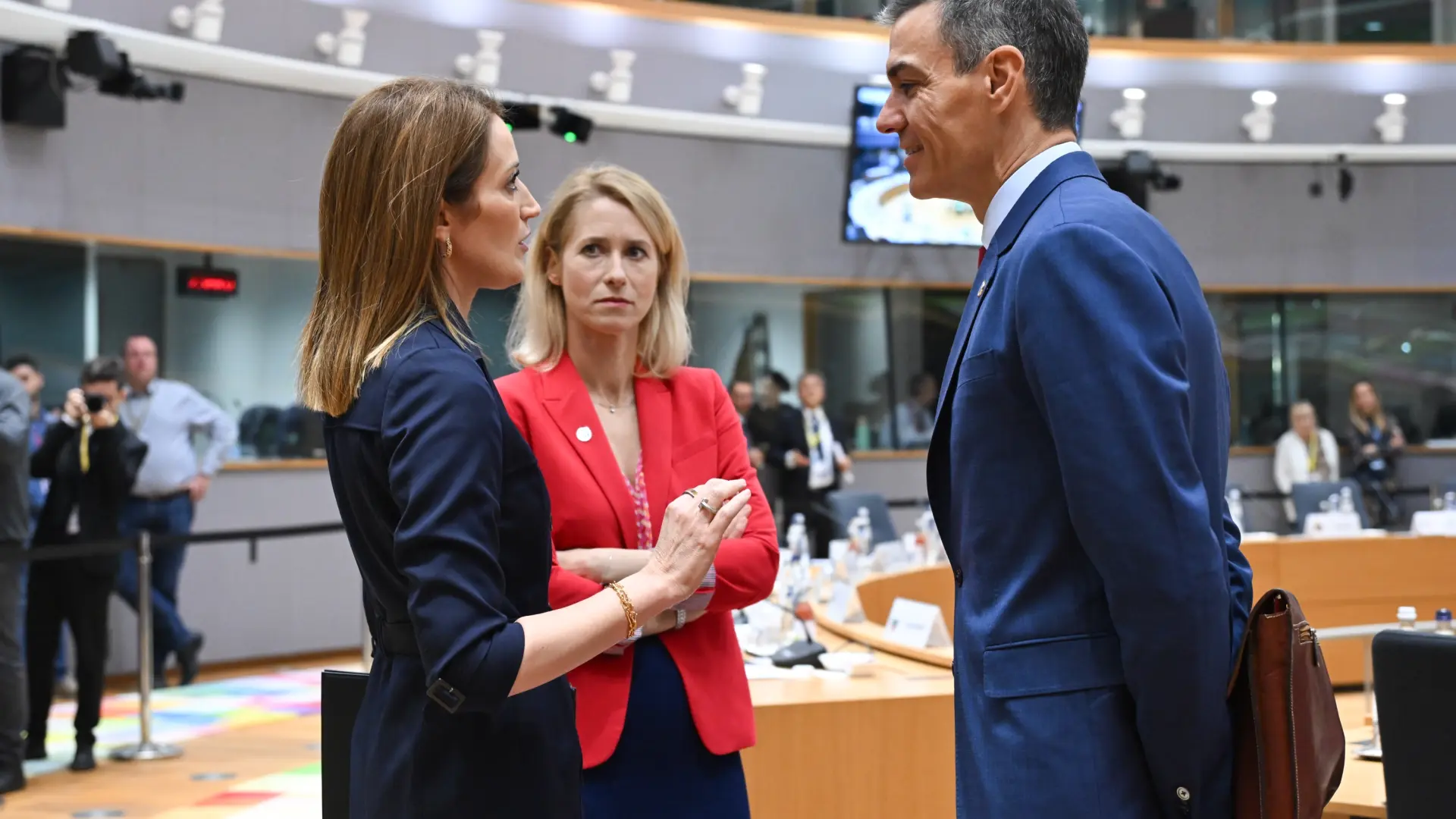 Pedro Sánchez, Merz, Metsola… Líderes europeos felicitan a Magyar por su victoria electoral ante Orbán en Hungría
