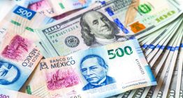 Peso mexicano se aprecia levemente frente al dólar en una jornada volátil