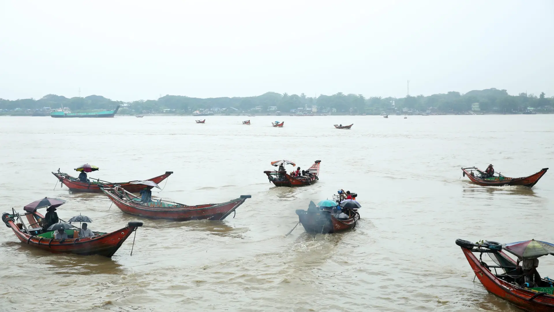 Al menos 250 desaparecidos en el naugrafio de un barco en aguas de Birmania