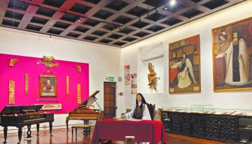 A 331 años, Sor Juana está viva, y hasta le piden favores