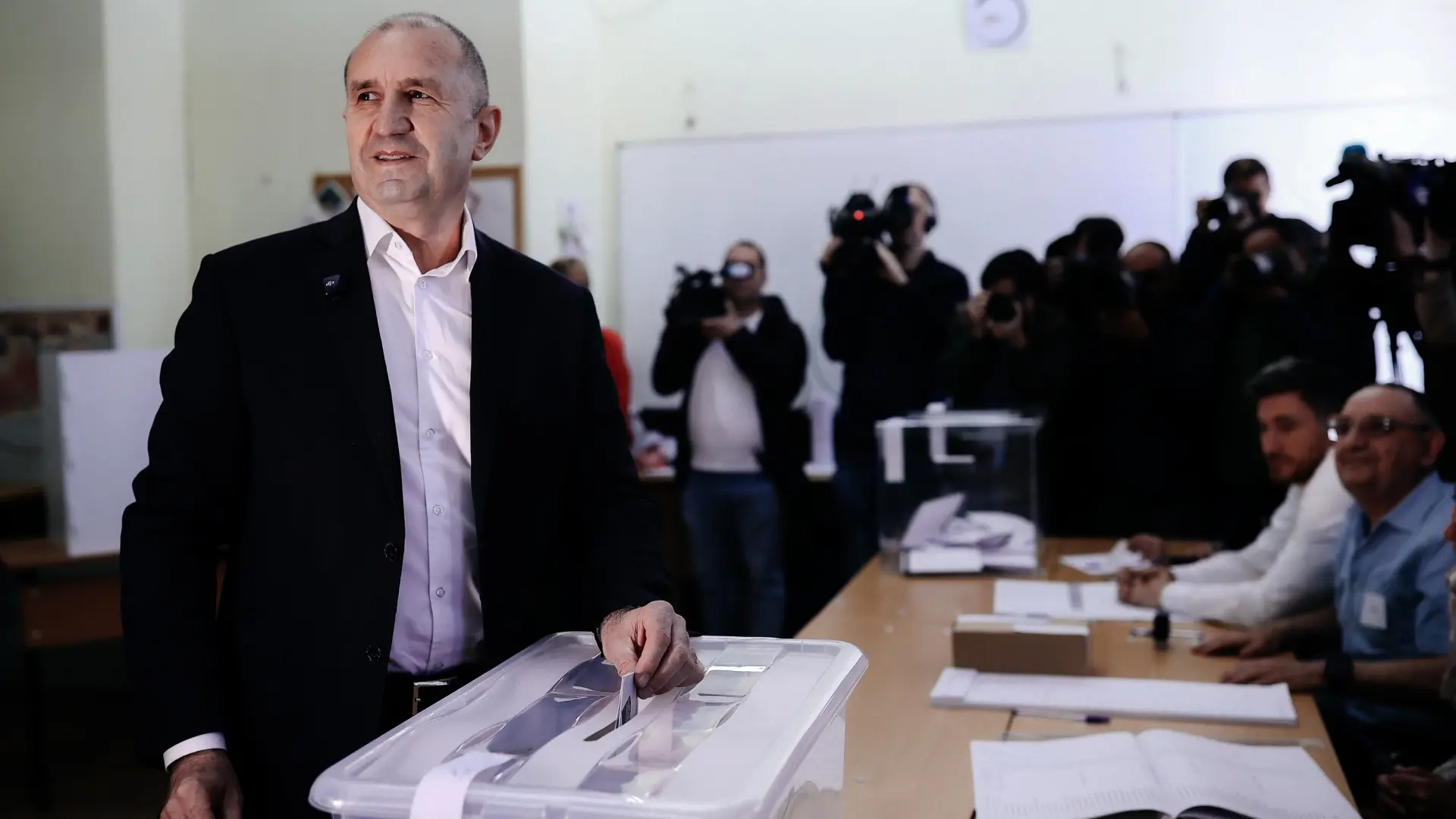 El candidato prorruso y euroescéptico Rumen Radev gana las elecciones legislativas en Bulgaria