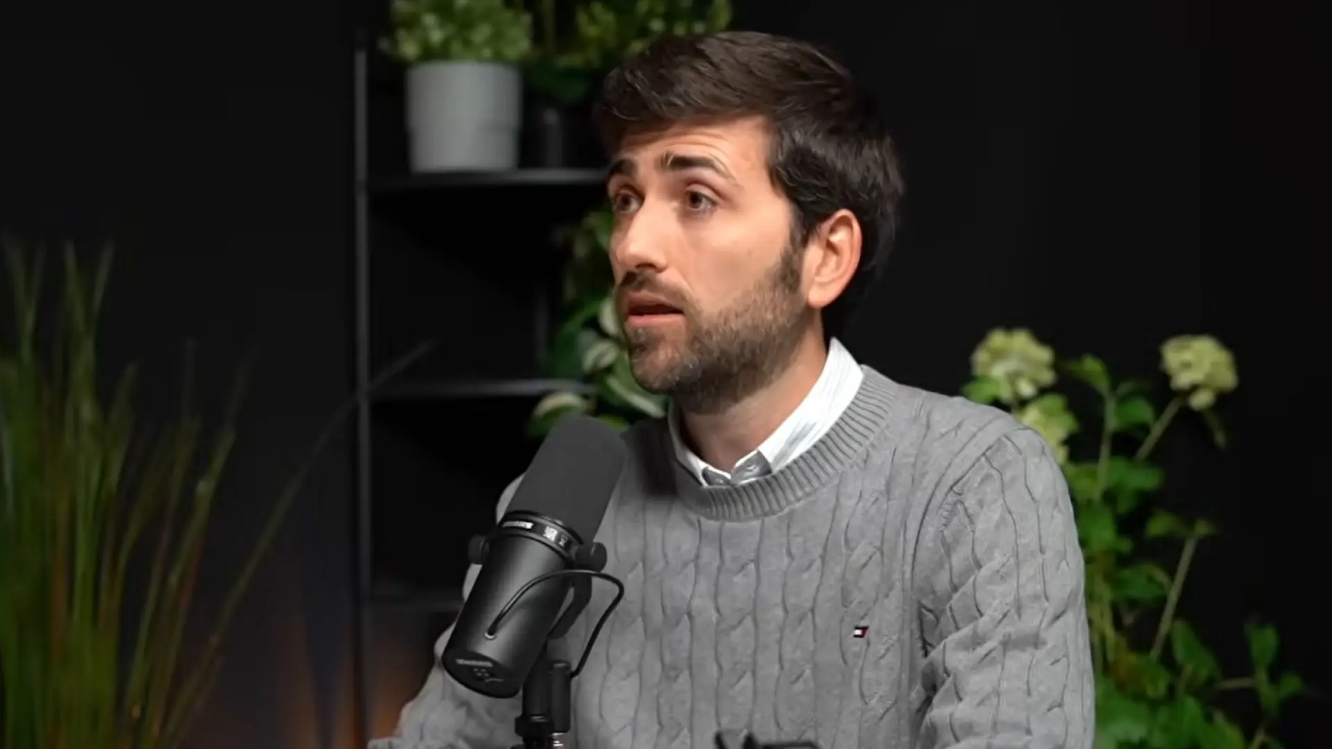 Borja Quiroga, nefrólogo, sobre forzar la ingesta de agua para expulsar una piedra: «Lo que hay que tratar es el dolor»