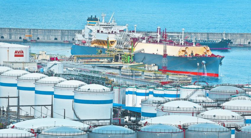 Crudo subió tras informe de ataques aéreos y lucha de poder en Irán