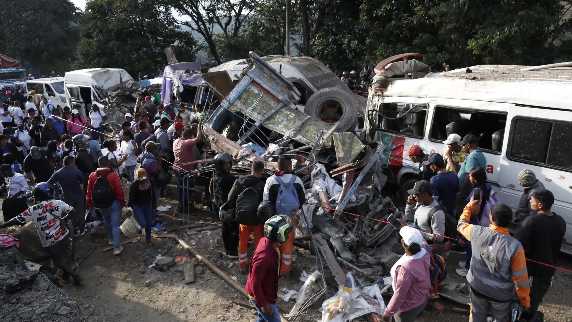 Al menos catorce muertos y 38 heridos en un atentado con bomba en Colombia