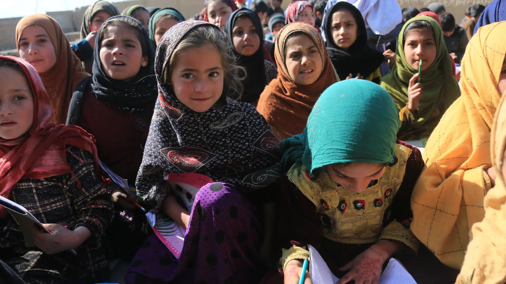 La infancia en pausa: el sueño de Rahil frente a las puertas cerradas de Afganistán