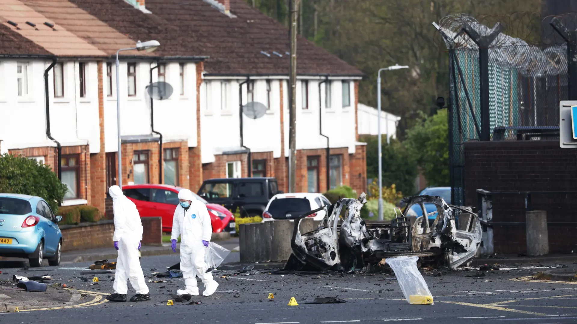 La Policía de Irlanda del Norte atribuye un coche bomba contra una comisaría de Belfast al «nuevo IRA»