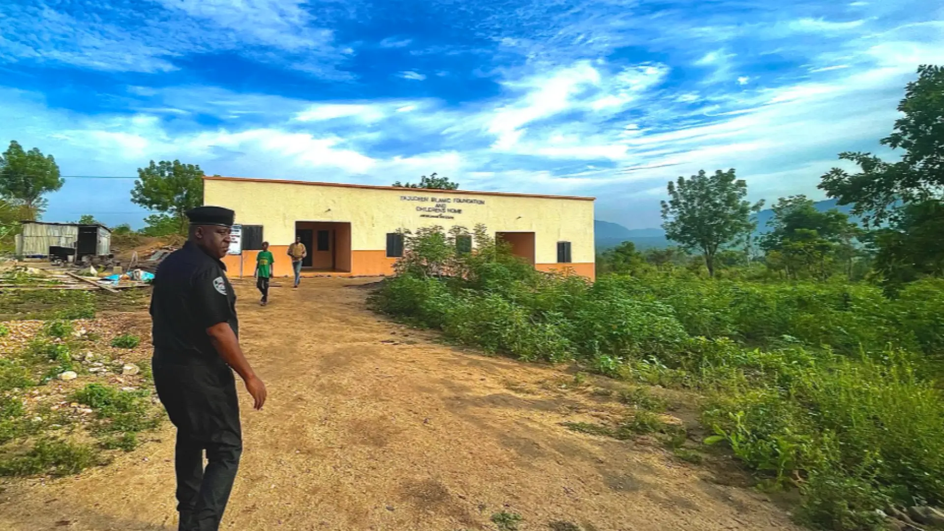 Rescatan a 17 niños de un orfanato secuestrados por hombres armados en el centro de Nigeria: siete aún siguen cautivos