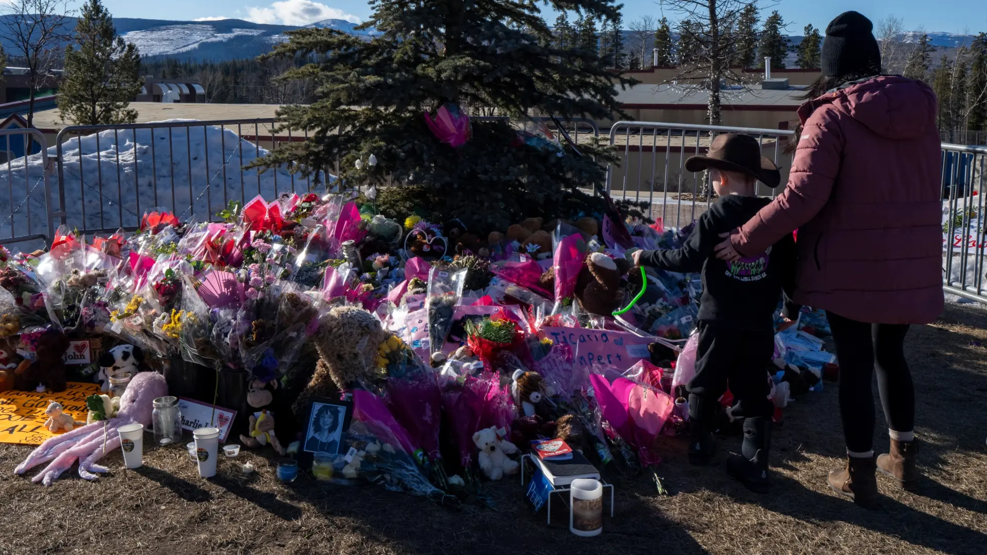 Las familias de las víctimas de la matanza en un instituto de Canadá demandan a OpenAI por «jugar un papel en el tiroteo»