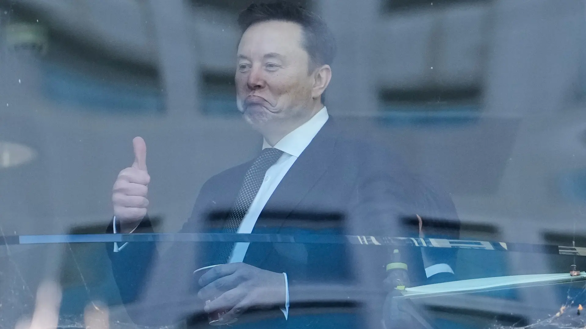 Elon Musk alerta al mundo: «La Inteligencia Artificial nos puede matar a todos, no queremos un Terminator»