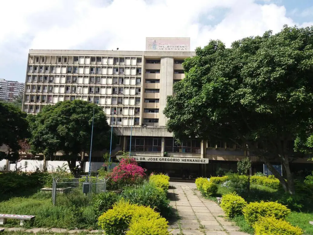 El colmo del abandono: ascensor del hospital de Magallanes de Catia funciona casi “a pulso” (VIDEO)