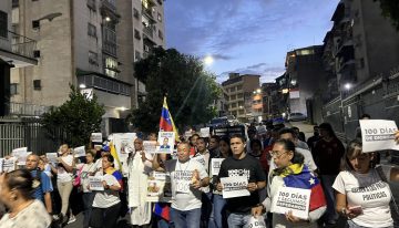 No se rinden: Familias llevan 100 días exigiendo libertad de presos políticos en El Helicoide y El Rodeo I (VIDEOS)