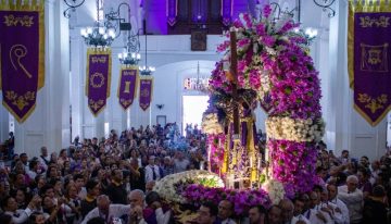 Masiva asistencia de fieles colma la Basílica de Santa Teresa este Miércoles Santo (VIDEO)
