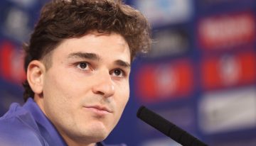 «Una pelota de mentiras»: Julián Alvarez volvió a cruzar los rumores de una venta al Barcelona antes de la semi vs Arsenal por la Champions