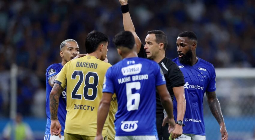 «Toca tragar mierda»: el crudo posteo de disculpas de Adam Bareiro tras su expulsión en Boca vs Cruzeiro por la Copa Libertadores
