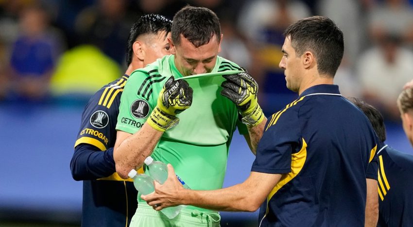 La desoladora imagen de Agustín Marchesín: se lesionó a los 10 minutos, abandonó la cancha entre lágrimas y se perdería el Superclásico