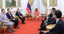 Barrett acudió a Miraflores para monitorear que el régimen de Delcy cumpla con el plan de tres fases