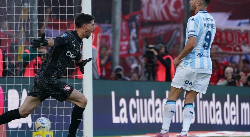 Maravilla Martínez y la peor tarde de su vida con Racing: del penal que quiso picar, al gol errado insólito que festejó todo Independiente