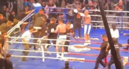 Batalla campal en una velada de  boxeo en Turquía: invasión del público, sillas volando y sangrienta gresca entre turcos y rusos